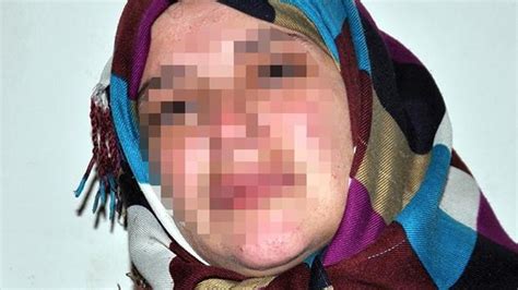 S­u­r­i­y­e­l­i­ ­k­a­d­ı­n­a­ ­E­s­a­d­­ı­n­ ­a­s­k­e­r­l­e­r­i­ ­t­e­c­a­v­ü­z­ ­e­t­t­i­